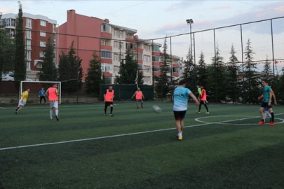 Uzmanlar uyardı: Halı saha maçları gizli kalp hastalıklarını tetikliyor