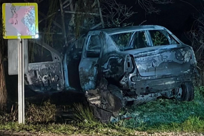 Bursa'da otomobil küle döndü!