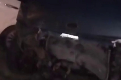 Bursa'da yola kaya düştü! Araçlar hurdaya döndü