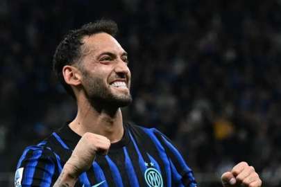 Hakan Çalhanoğlu'nun füzesi İtalya'yı salladı