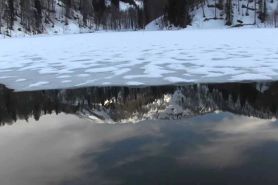 Hava sıcaklığı sıfırın altına düştü! Göl buz tuttu