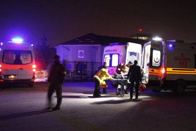 Kaza değil resmen katliam! İki araç çarpıştı, ölü ve yaralılar var...