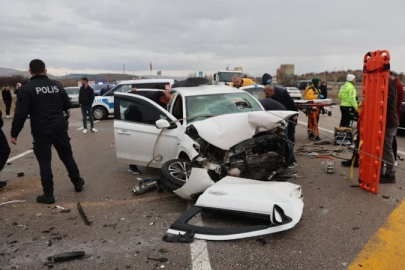 Nevşehir'deki kazada eşi ve 2 çocuğunu kaybeden anne 19 günlük yaşam savaşını kaybetti