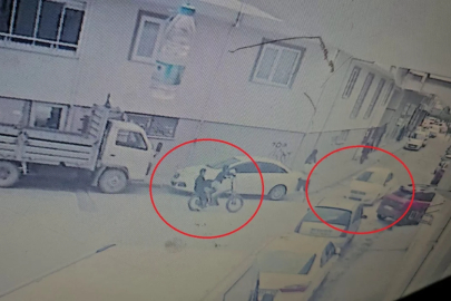 Bursa'da bisikletli çocuklar otomobille çarpıştı!