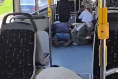 İsrail Başkonsolosluğu önünde çatışma: Kurşun otobüse isabet etti!