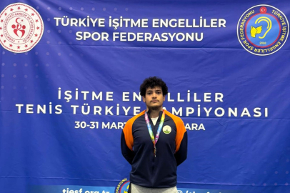 Osmangazi’nin Şampiyon Raketlerinden Büyük Başarı