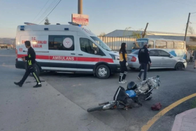 Sakarya'da otomobile çarpan motosikletin sürücüsü yaralandı