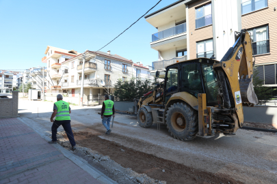 Yeni Mahallede 11 Sokakta Tretuvar Çalışması Sürüyor