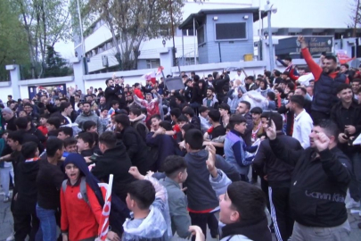 1'inci Lig'e yükselen Batman Petrolspor'dan şampiyonluk kutlaması