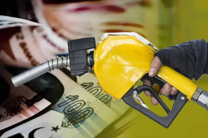 Benzin ve motorinde 10 liranın üzerinde indirim beklentisi!
