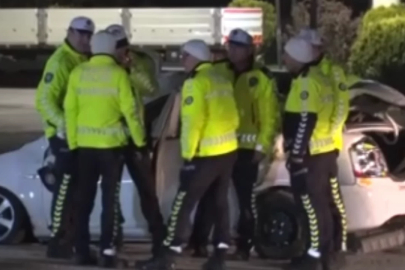 Kontrolden çıkan araç, tırdan inen şoföre çarptı: 1 ölü