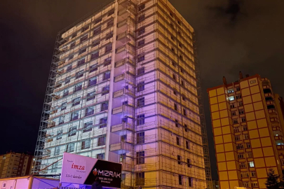 Yürekleri ağıza getiren olay: 14 katlı binanın çatısında ikna çabası