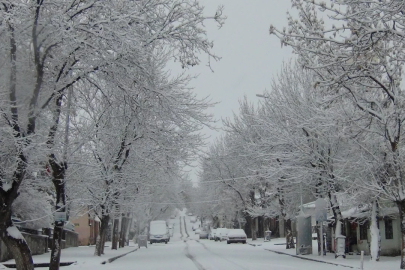 Kars'ta yer gök beyaz: Kar kalınlığı 30 santimi aştı