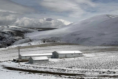 Nisan ayında kar esareti! Birçok il beyaz örtüyle kaplandı