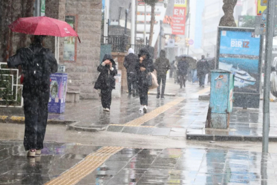 Van'da nisan karı; 11 yerleşim yeri ulaşıma kapandı