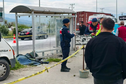 Yolcu otobüsü ile minibüs çarpıştı! Ölü ve yaralı var...