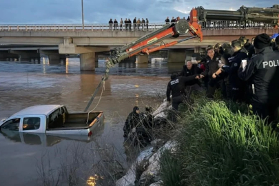 Bursa'da dereden araç geçmeye çalışan sürücü akıntıya kapılarak can verdi