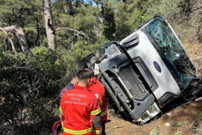 Muğla'da yoldan çıktı, 15 metreden yuvarlandı