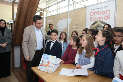 Başkan Erkan Aydın Bursa 23. Kitap Fuarı’nda Çocuk Yazarlarla Buluştu