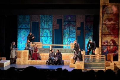 Bursa'da "Bernarda" oyunu sahnelendi