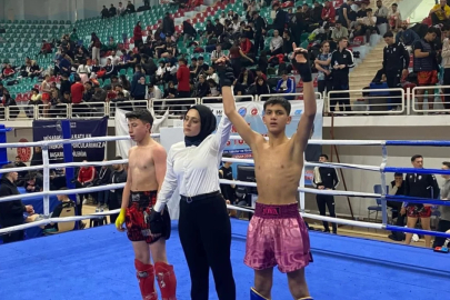 Bursalı  Hamza, Kick Boks'ta Türkiye üçüncüsü oldu!