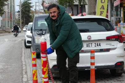 "Mülküm" diyerek kaldırımı dubalarla kapattı