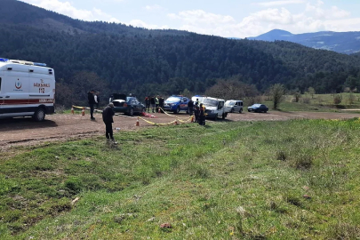 Tamir etmeye çalıştığı aracın altında kalarak can verdi!