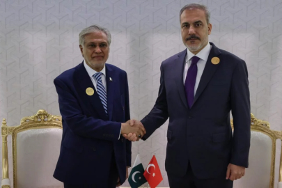 Bakan Fidan, Pakistanlı mevkidaşı Dar ile görüştü