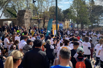 Bursa'da tarihi sokaklar koşuyla doldu! Binler aynı parkurda buluştu...