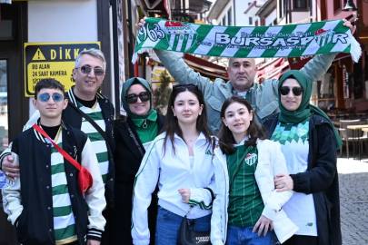 Bursaspor taraftarı, kentin turistik yerlerine akın etti