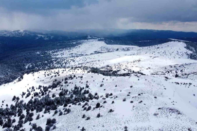 Kar manzarası için 2 bin 77 metreye çıkıyorlar