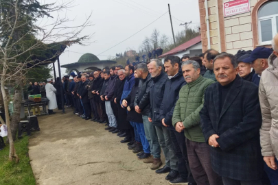 Uçurumdan yuvarlanan otomobilde ölen baba ve kız toprağa verildi