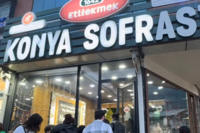 Bursa'da efsane lezzet ve eğlence bir arada! 1642 Etliekmek'te yer yerinden oynuyor