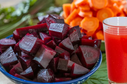 Detoks sularınızı her yere götürebilirsiniz! Bir parça havuç bir parça pancar