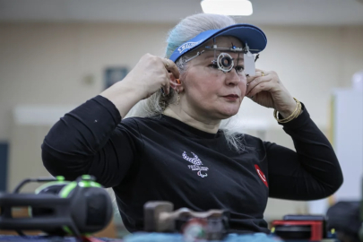 Dünya rekortmeni Özgan yeni zafer peşinde