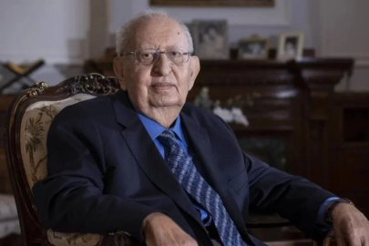 Hüsamettin Cindoruk bugün son yolculuğuna uğurlanıyor