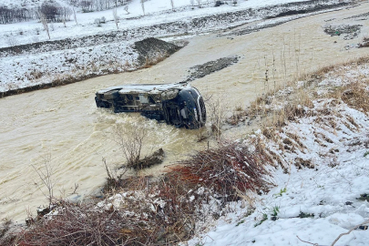 Minibüs dereye uçtu: 8 yaralı