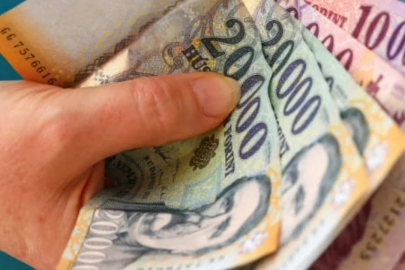 Yönetim değişti para birimi uçtu