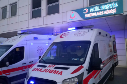 Yüksek sesle konuşan müşteriyi uyaran garson, bıçakla ağır yaralandı