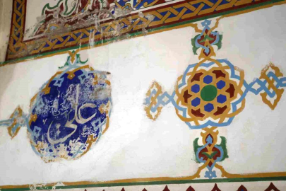5 asırlık miras alarm veriyor: Ahi Evran Cami'nin sıva ve boyaları dökülüyor