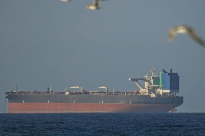 ABD ablukasını tanımadı! Çin gemisi Hürmüz Boğazı'ndan geçti