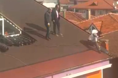 Bursa'da canını hiçe sayarak çatı tamiri yaptı!