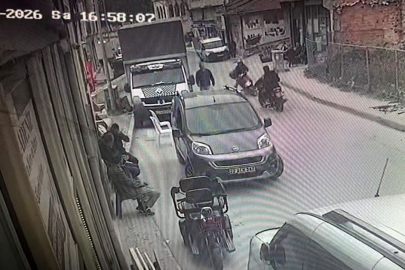 Edirne'de iki motosikletin çarpıştığı kaza kamerada: 1 yaralı