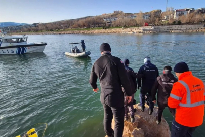 Van Gölü'nde kaybolan Boran Öner'in cansız bedeni bulundu