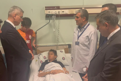 4 bakandan Kahramanmaraş saldırısında yaralanan öğrencilere ziyaret...