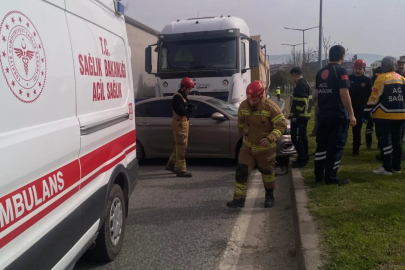 Bursa'da kamyon, önüne kattığı otomobili ölüme sürükledi!