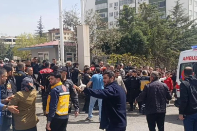 Kanlı okul baskınını duyan olay yerine koştu!