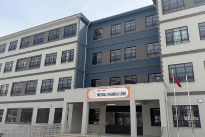 Okulda büyük panik! Bir öğrenci silahla yakalandı...