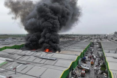 Adana'da geri dönüşüm tesisinde yangın