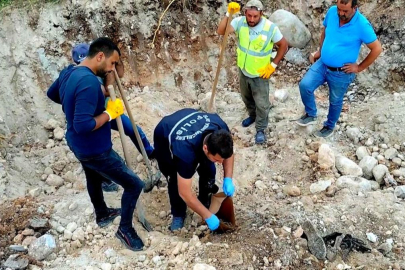 Depremde yıkılan evin temelinde ceset bulunmuştu: Cinayet davasında 2 sanığa müebbet, 1 sanığa da 4 yıl hapis